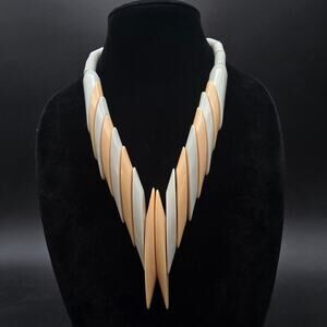 Peachy White Vintage 1980s Statement Necklace Plastic Chevron